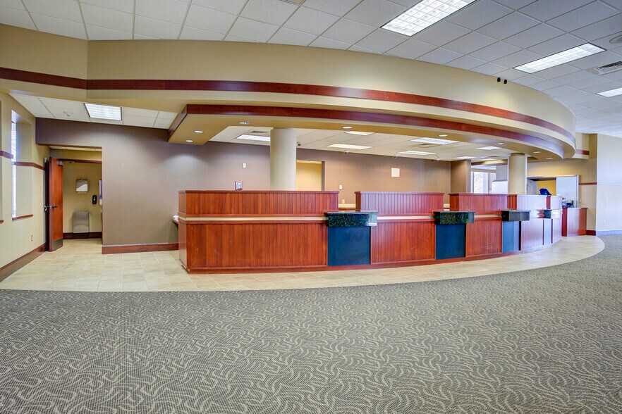 More Photos Of 425 State St, Bristol Bank For Lease