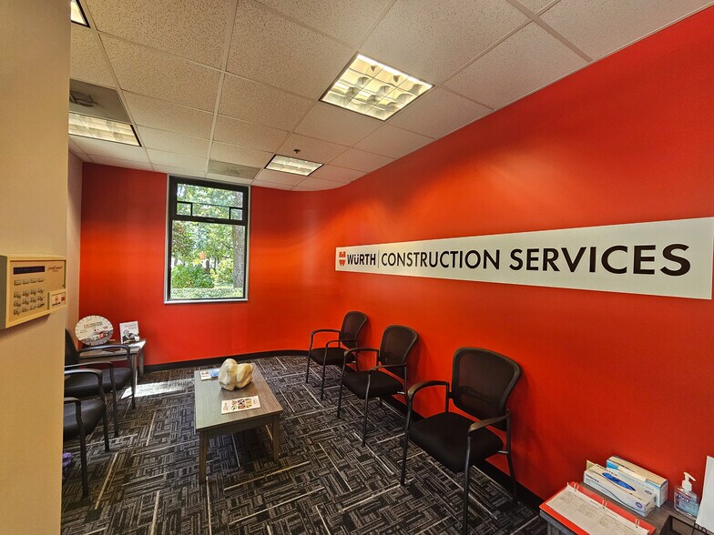 More Photos Of 144 Industrial Dr, Birmingham Flex For Lease