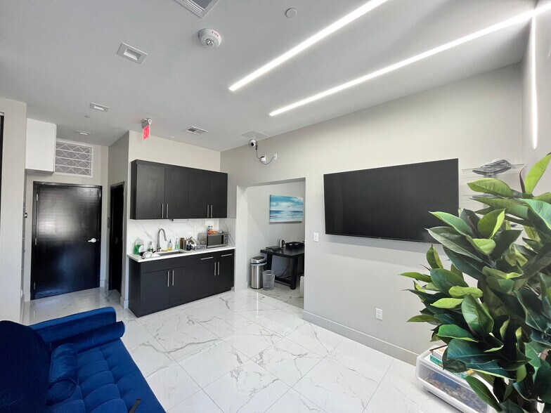 More Photos Of 4888 Dexter Dr, Plano Medical For Lease