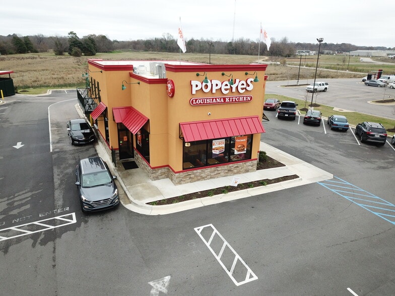 Primary Photo Of 876 N Eastern Blvd, Montgomery Fast Food For Sale