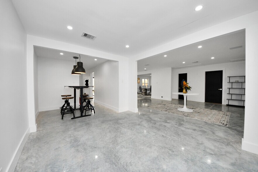 More Photos Of 4738 W. Alabama, Houston Loft Creative Space For Sale