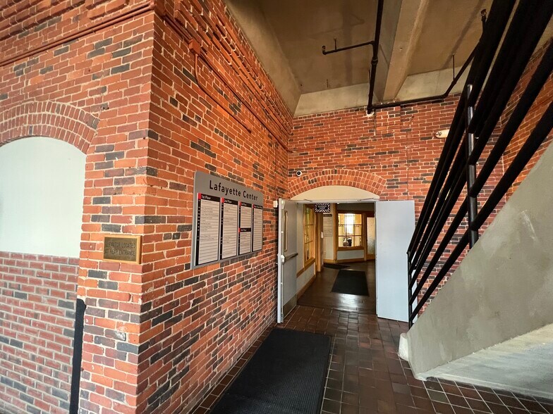 More Photos Of 2 Storer St, Kennebunk Office For Lease