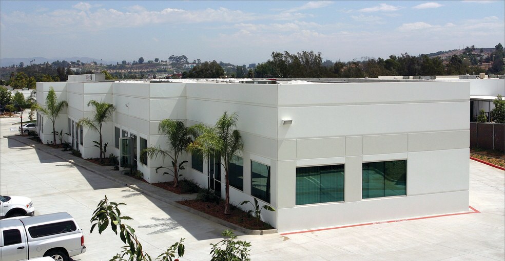 More Photos Of 976 S Andreasen Dr, Escondido Unknown For Lease