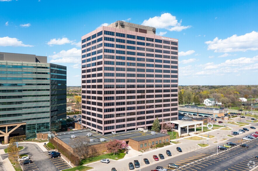 More Photos Of 26555 Evergreen Rd, Southfield Office For Lease