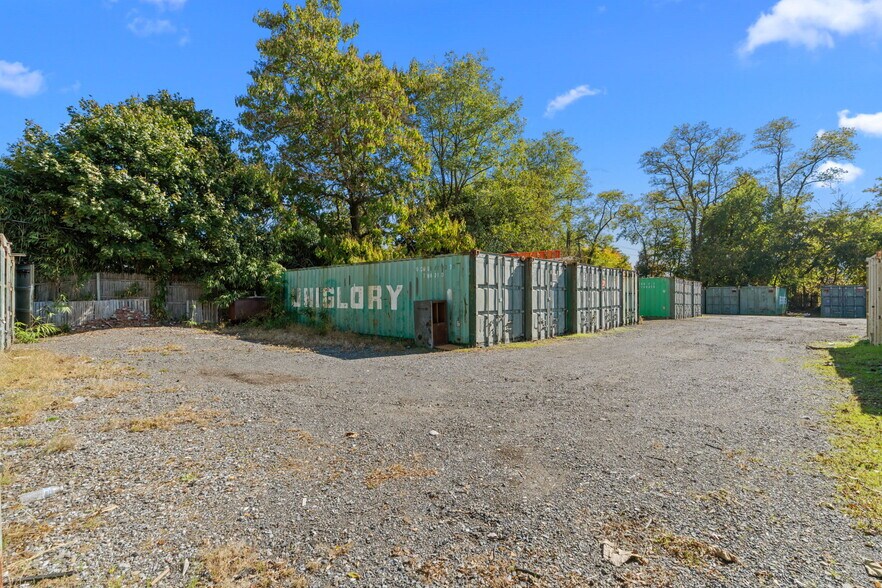 More Photos Of 1510 Haines Rd, Levittown Storefront Retail Office For Sale