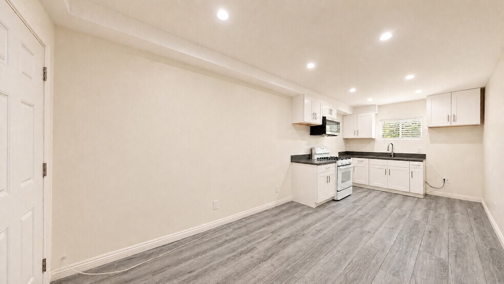 More Photos Of , Tujunga Office For Sale