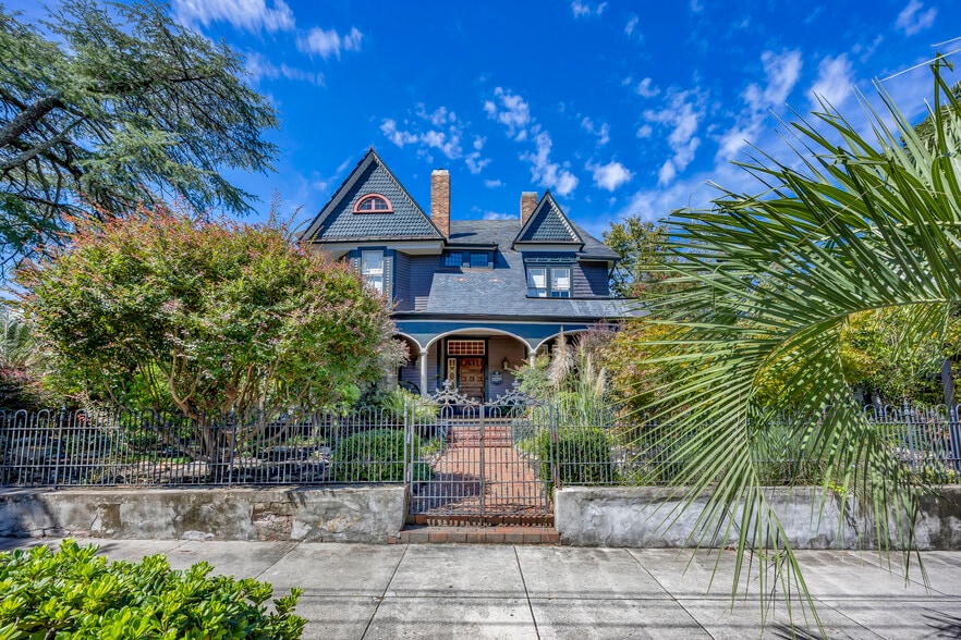 More Photos Of 118 S 4th St, Wilmington Hospitality For Sale