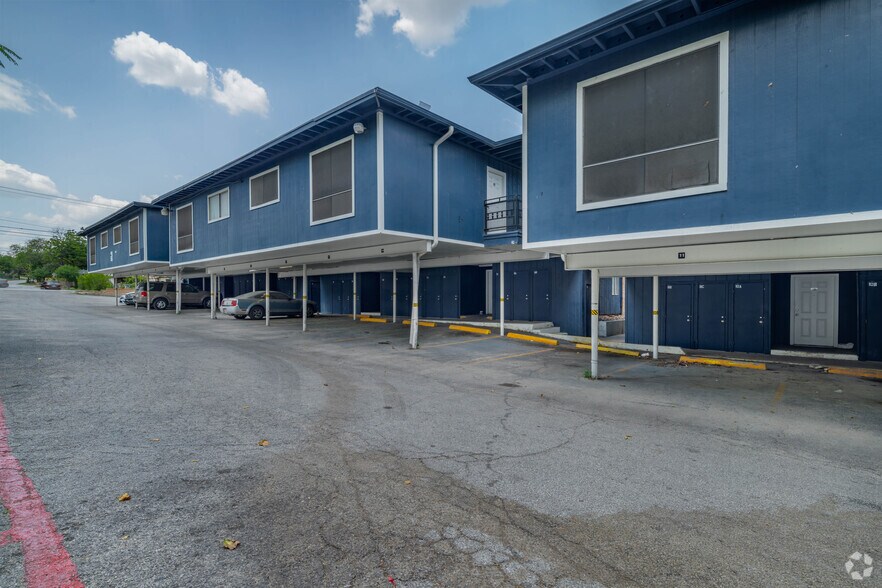 More Photos Of 3102 Hillcrest Dr, San Antonio Multifamily For Sale