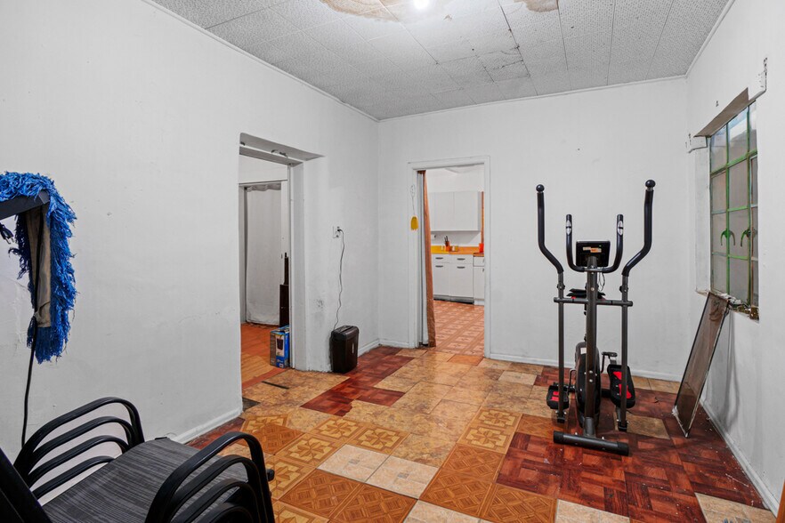 More Photos Of 10108 Socorro Dr, El Paso General Retail For Sale