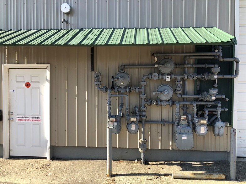 More Photos Of 120 E Hollis St, Nashua Warehouse For Lease