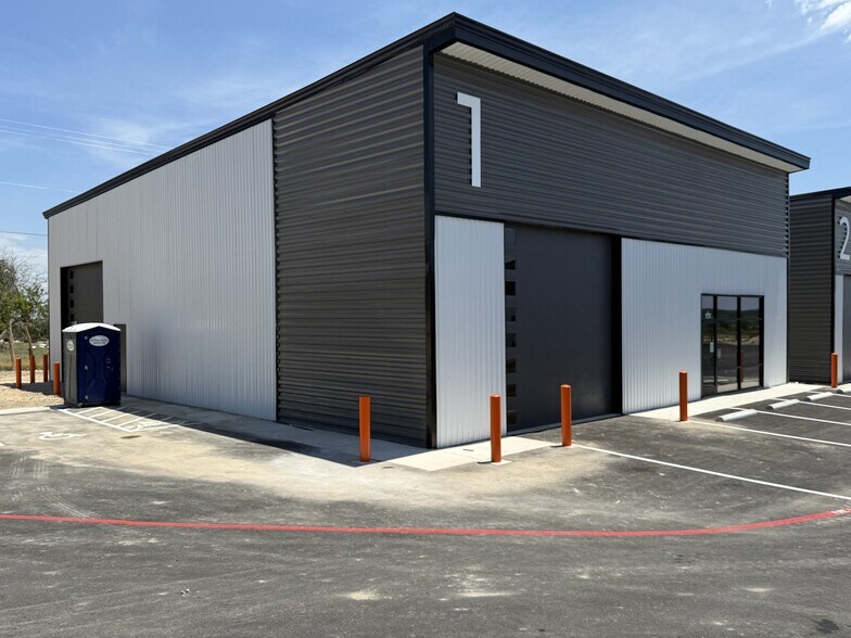 More Photos Of 6420 FM 1102, New Braunfels Unknown For Lease