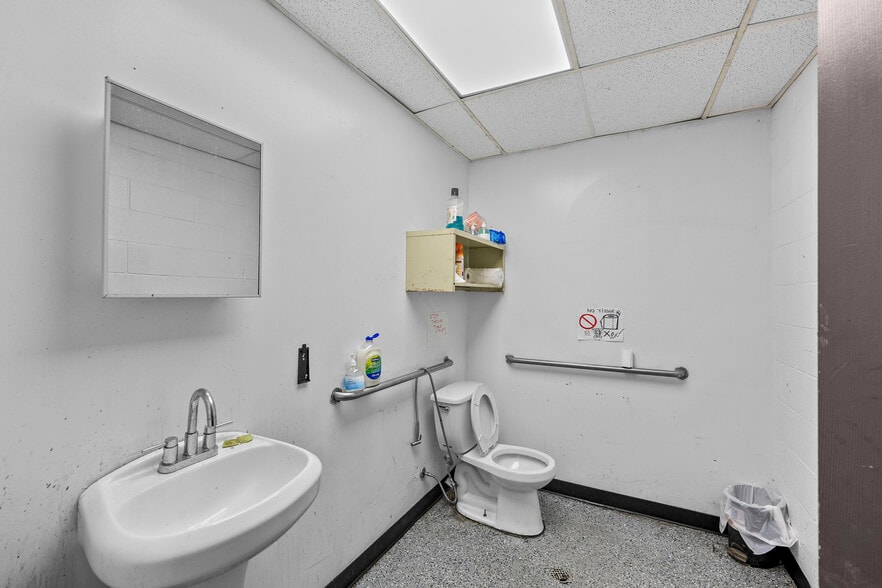 More Photos Of 11435 Schaefer Hwy, Detroit Warehouse For Sale