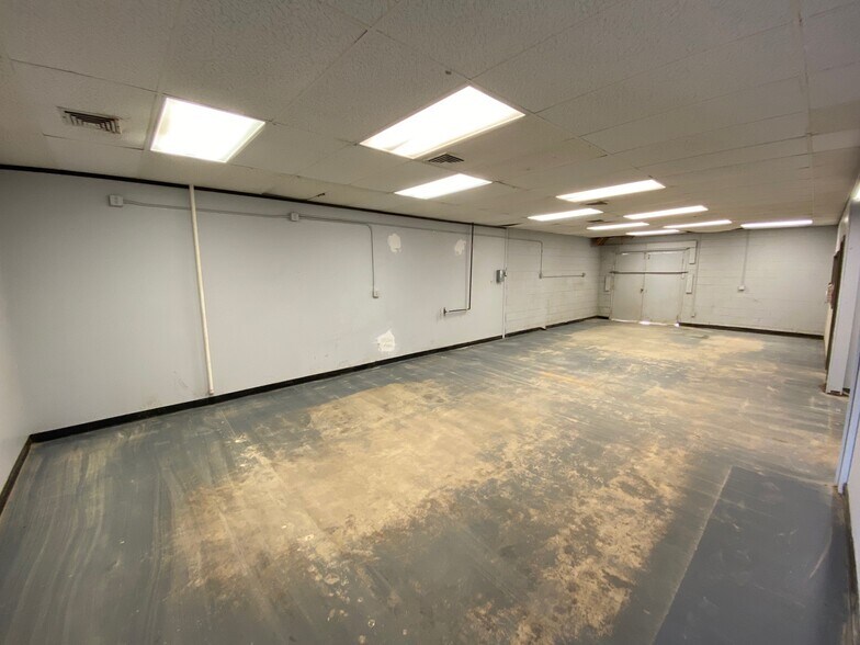 More Photos Of 7648 E 46th Pl, Tulsa Office For Sale