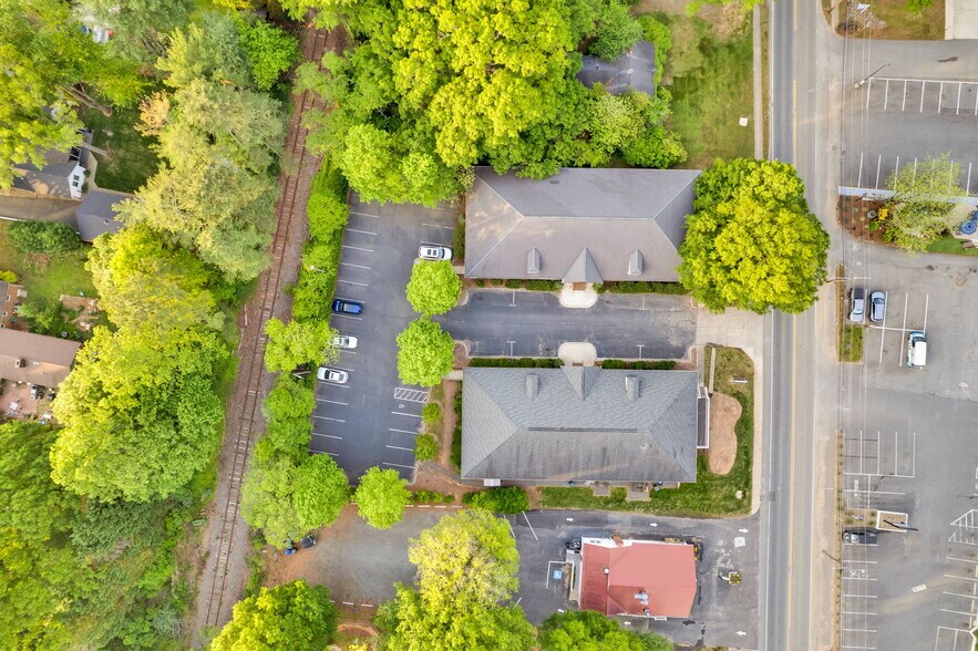 More Photos Of 20808 N Main St, Cornelius Medical For Sale