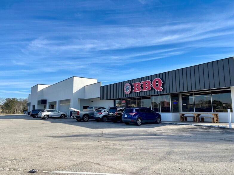 More Photos Of 5401-5413 S Braeswood Blvd, Houston Unknown For Lease