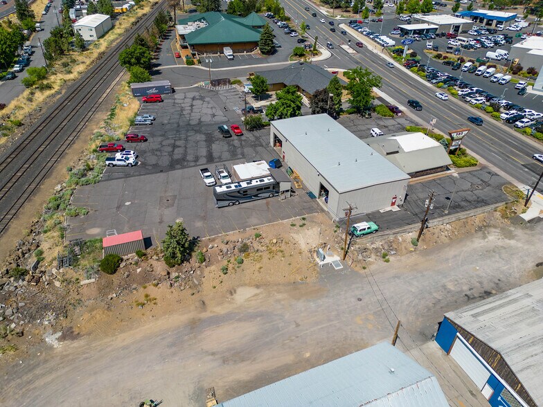 More Photos Of 2115 NE 3rd St, Bend Auto Repair For Sale