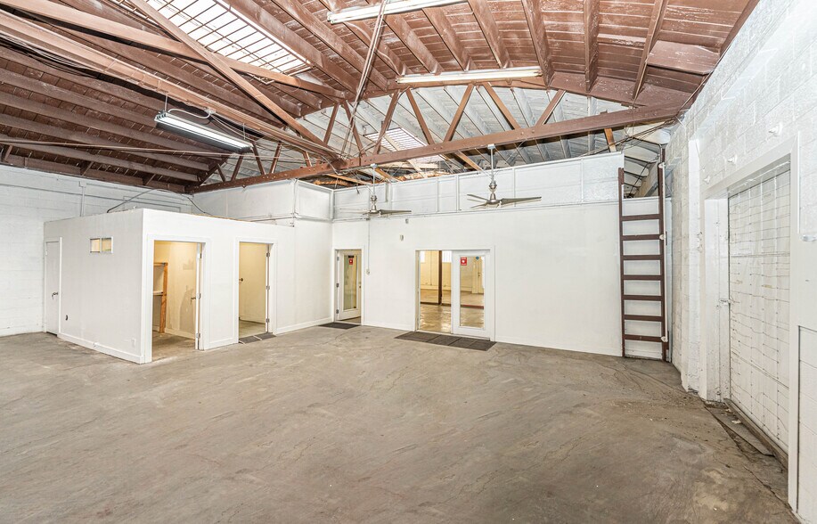 More Photos Of 947 N Vignes St, Los Angeles Warehouse For Sale