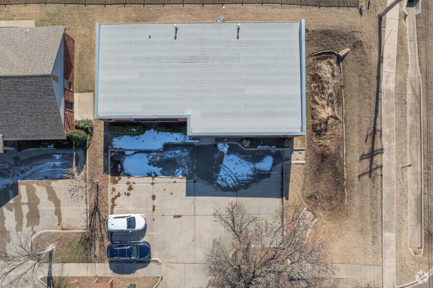 More Photos Of 2350-2360 McKown Dr, Norman Office For Lease