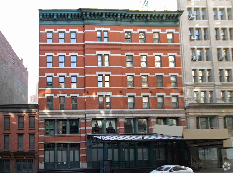 Primary Photo Of 155-157 Franklin St, New York Apartments For Lease