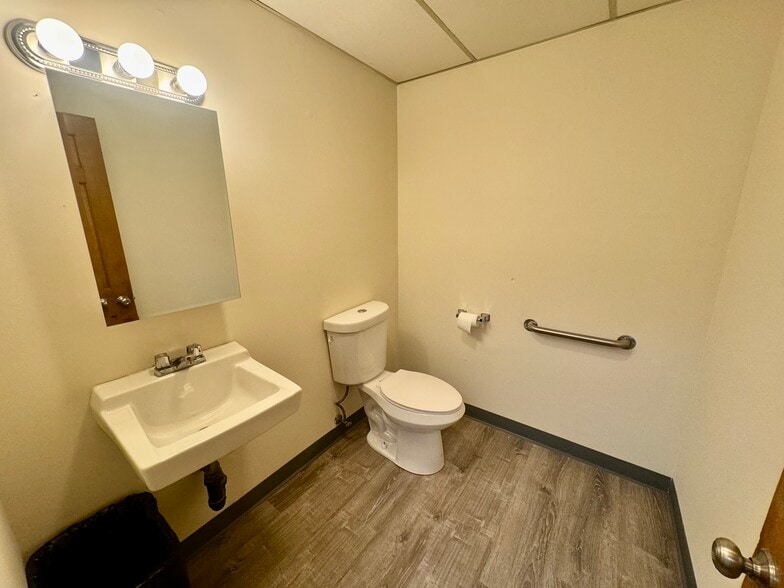 More Photos Of 24 West Rd, Ellington Apartments For Sale