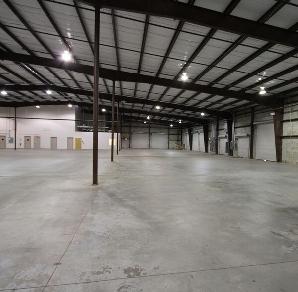 More Photos Of 1806 Mason Ave, Daytona Beach Warehouse For Lease