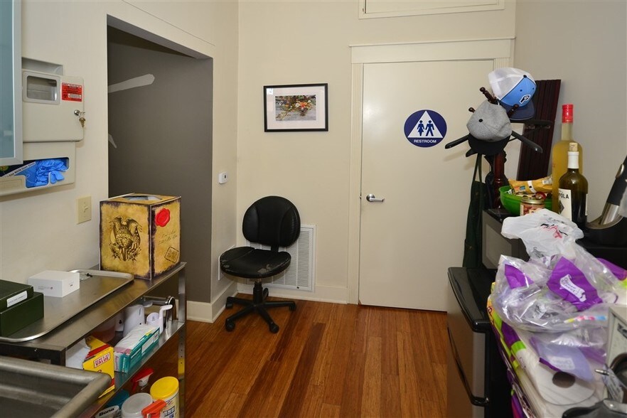 More Photos Of 217-243 W Richmond Ave, Richmond Office Residential For Lease