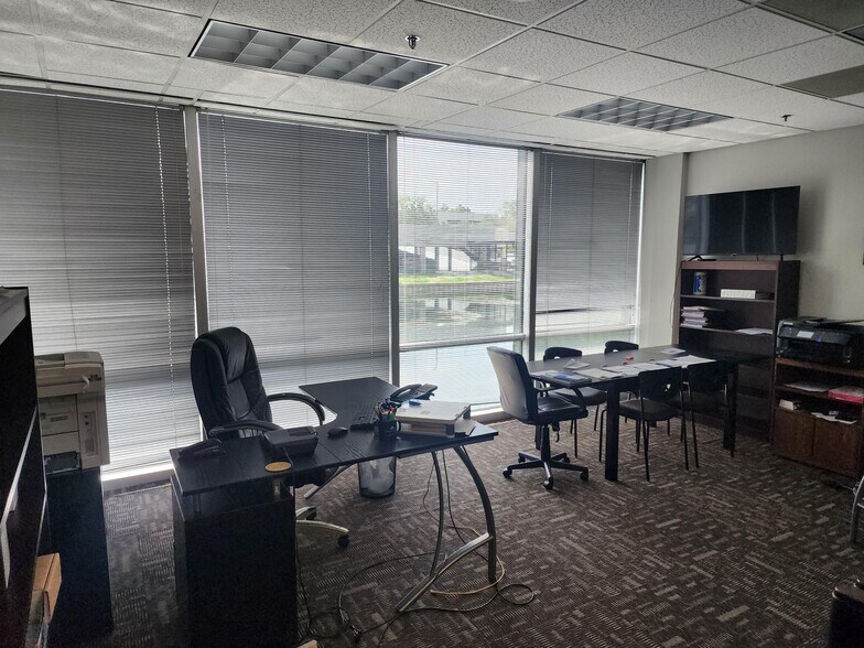 More Photos Of 3505 E Frontage Rd, Tampa Office For Lease