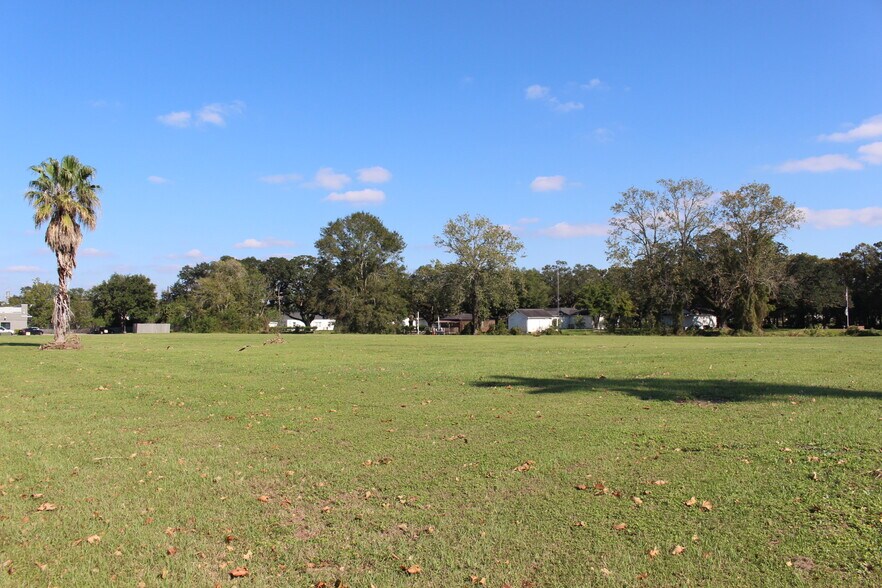 More Photos Of 3019 & 3037 Barrow Street St, Houma Land For Sale