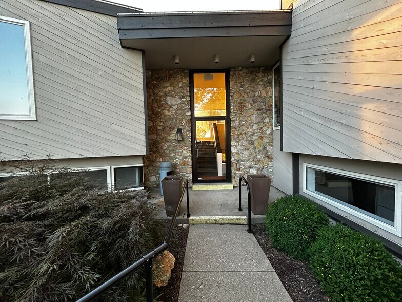 More Photos Of 6820 Roosevelt Ave, Middletown Medical For Lease