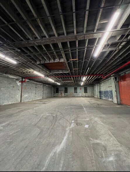 More Photos Of 1360 Drake Park S, Bronx Warehouse For Lease