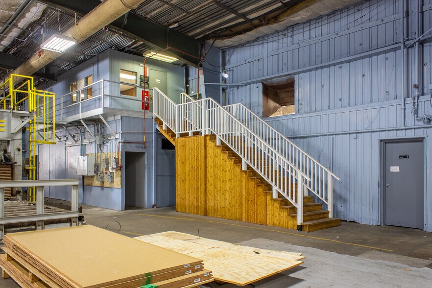 More Photos Of 310 Cypress Rd, Ocala Manufacturing For Sale