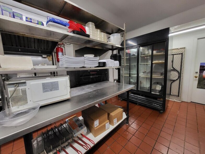 More Photos Of 5599 Hall Rd, Galloway Restaurant For Sale