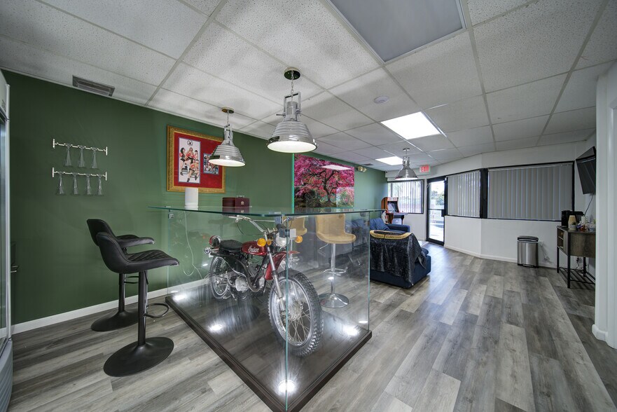 More Photos Of 2455 SW 27th Ave, Miami Medical For Lease