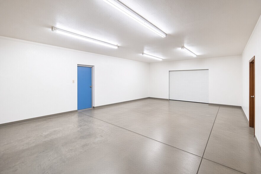 More Photos Of 2643 N 37th Dr, Phoenix Manufacturing For Sale