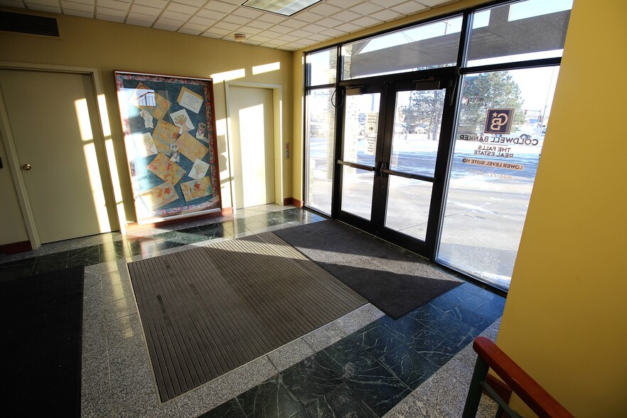 More Photos Of 12 3rd St NW, Great Falls Bank For Lease