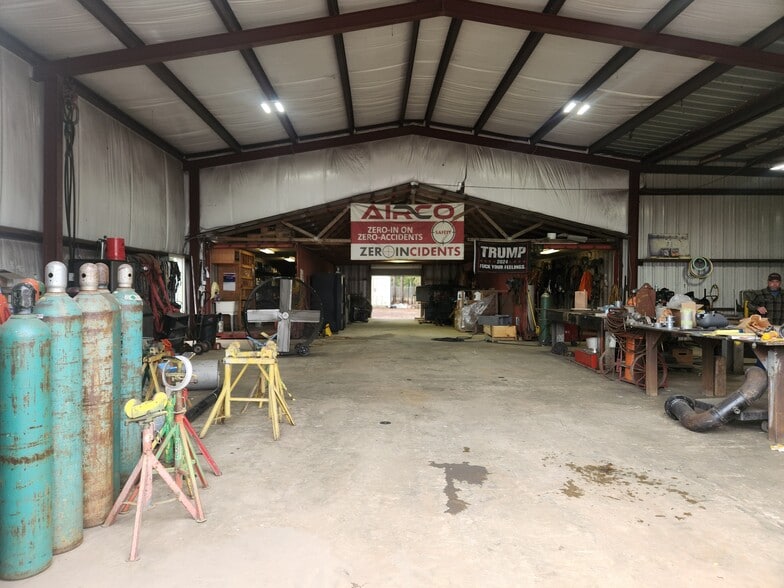 More Photos Of 1563 W Cherry St, Jesup Office For Sale