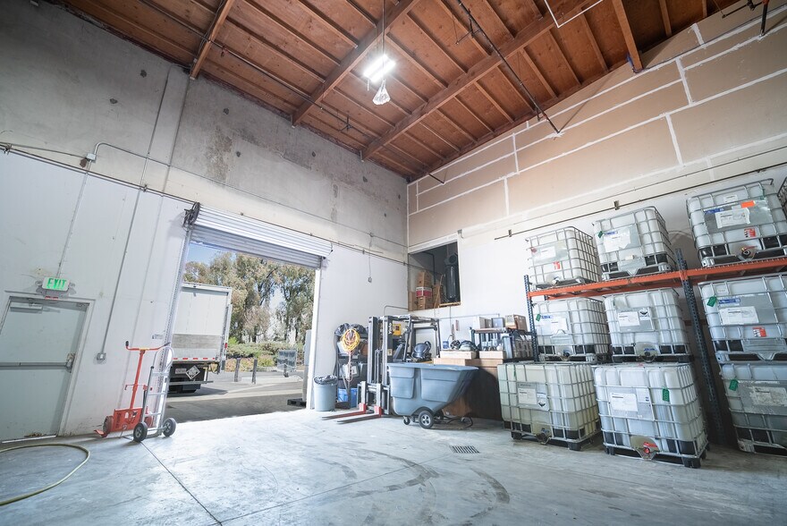 More Photos Of 4630 North Ave, Oceanside Warehouse For Lease