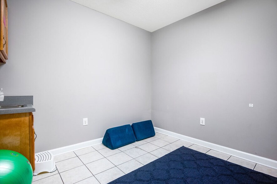 More Photos Of 217-219 Station St, Jacksonville Medical For Sale