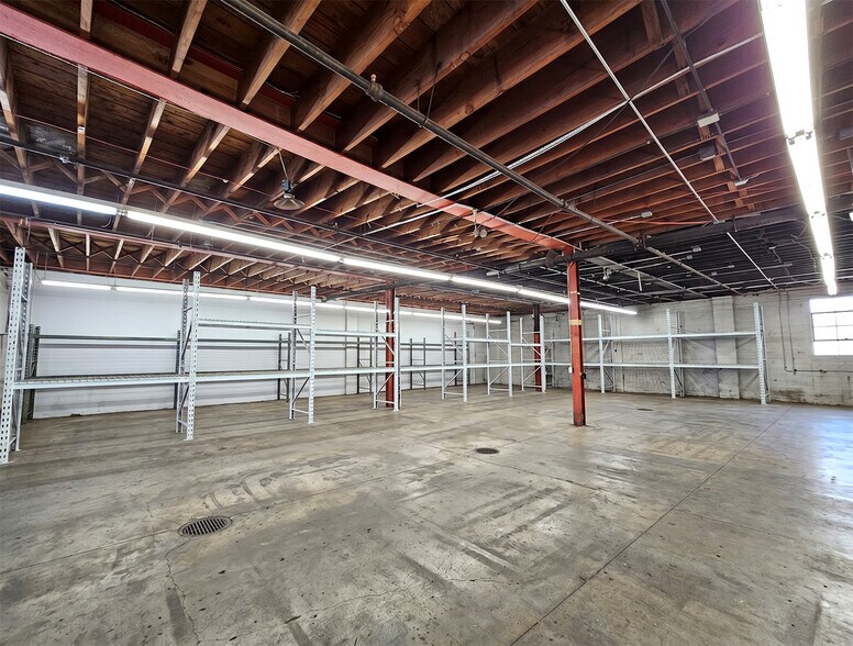 More Photos Of 1216 E 18th St, Los Angeles Manufacturing For Lease