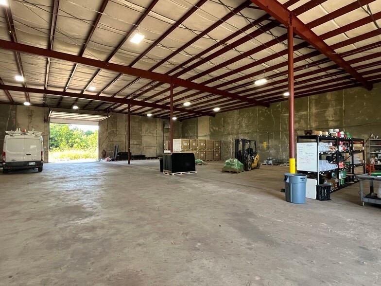 More Photos Of 2040 SE 67th St, Oklahoma City Warehouse For Sale