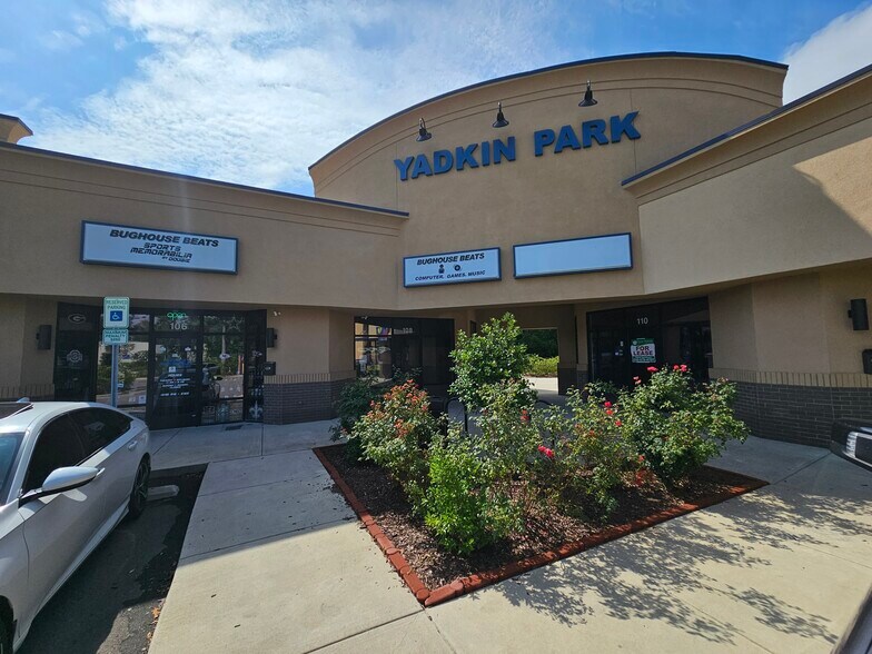 More Photos Of 5447 Yadkin Rd, Fayetteville Storefront For Lease