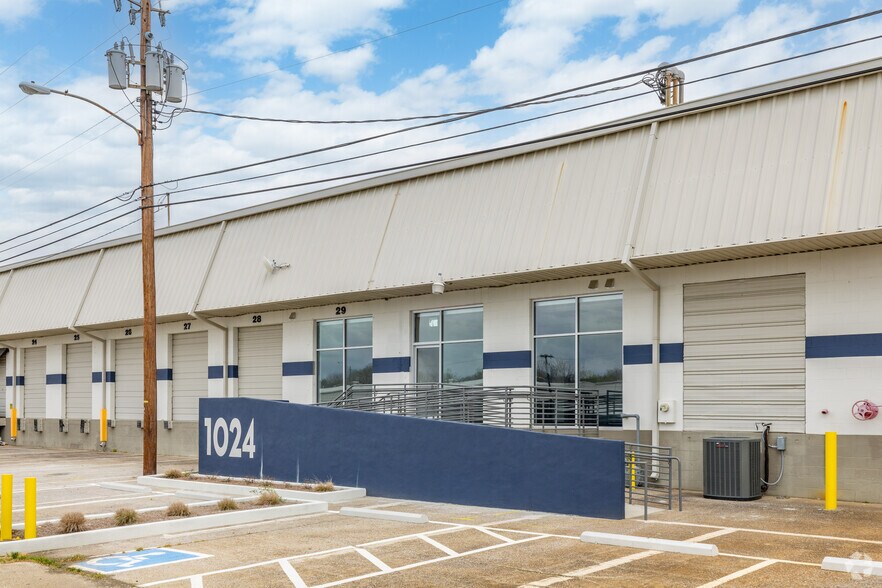 More Photos Of 1010 Space Park South Dr, Nashville Distribution For Lease