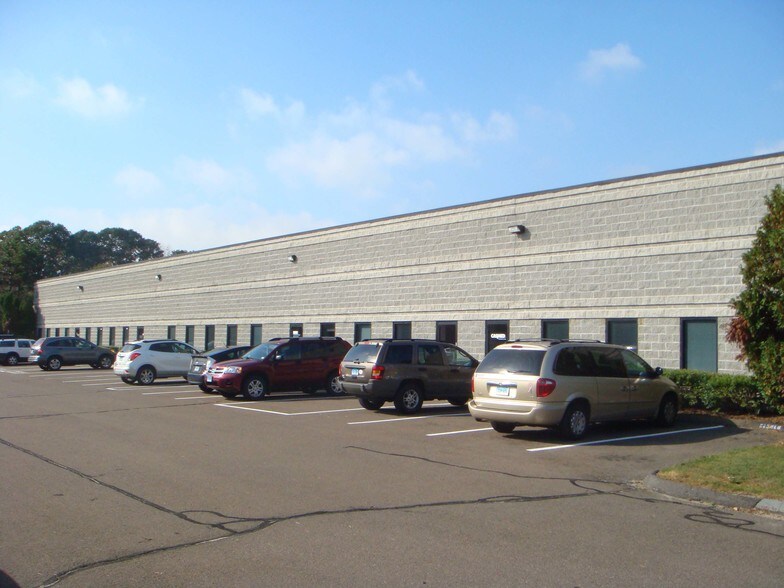 More Photos Of 34 E Industrial Rd, Branford Light Manufacturing For Lease