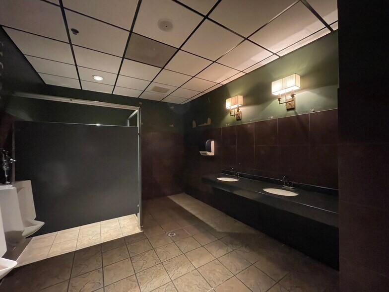 More Photos Of 1209-1279 Main St, Imperial General Retail For Lease