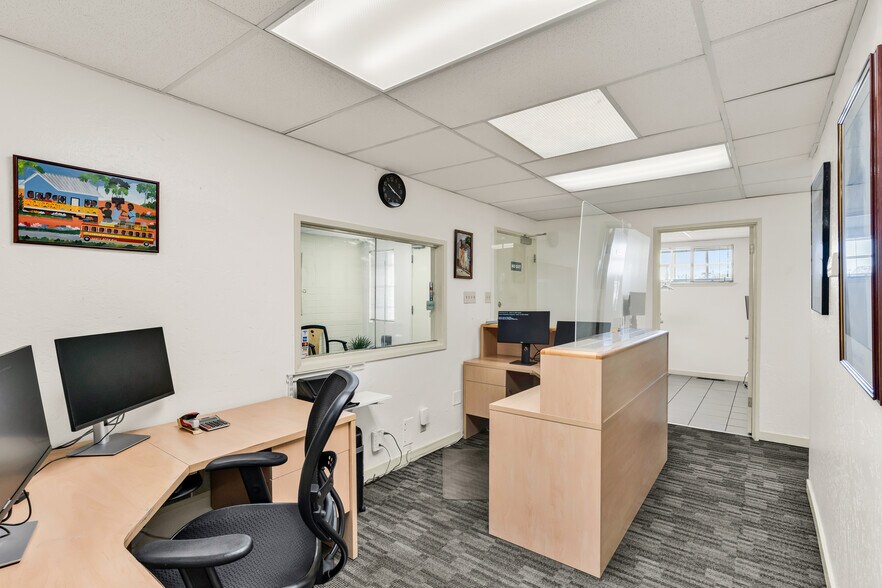 More Photos Of 7930 MacArthur Blvd, Oakland Medical For Sale