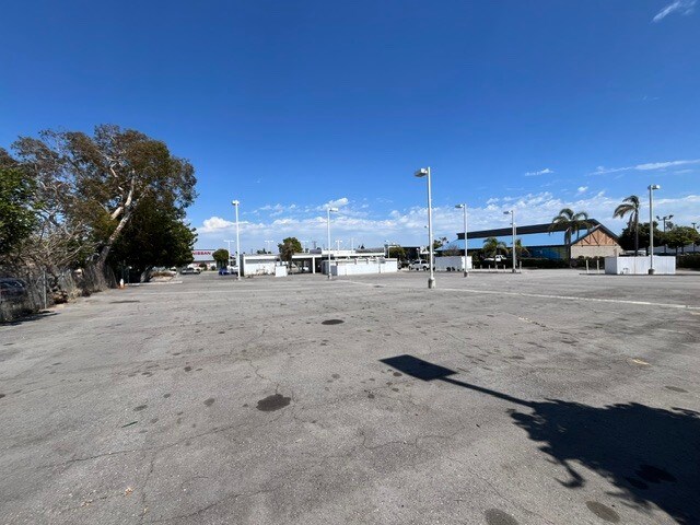 More Photos Of 20505-20555 Hawthorne Blvd, Torrance Land For Lease