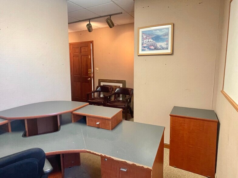 More Photos Of 29 Beach Rd, Monmouth Beach Office For Lease