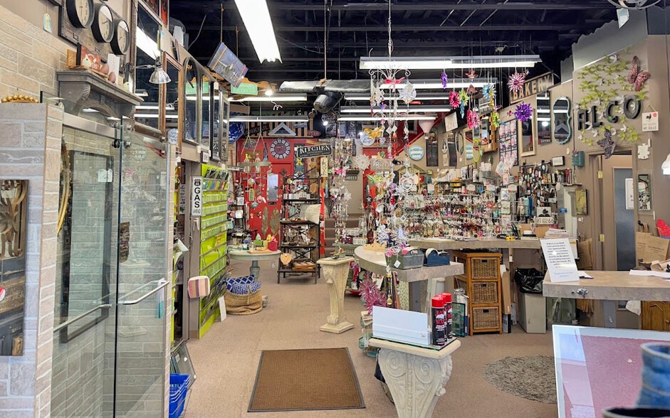 More Photos Of 4195 12 Mile Rd, Berkley Storefront Retail Office For Sale