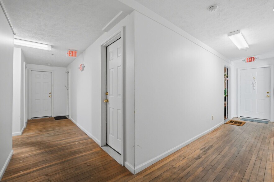 More Photos Of 4126 E Erie St, Willoughby Office For Sale