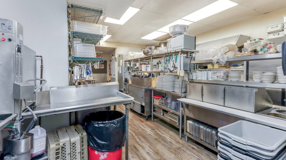 More Photos Of 1418 Main St, Bloomer Restaurant For Sale